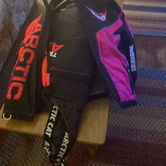 Pink arctic cat snowmobile coat and bibs - Picture 1 of 3